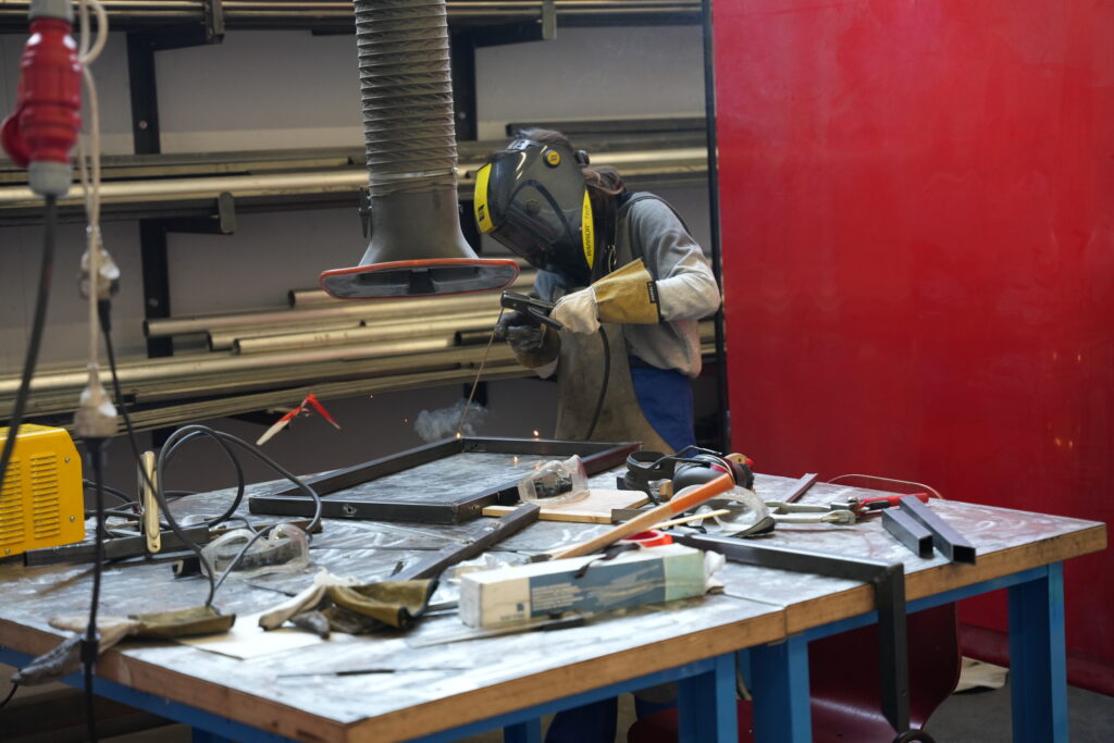 Atelier métal des apprentis machinistes-constructeurs