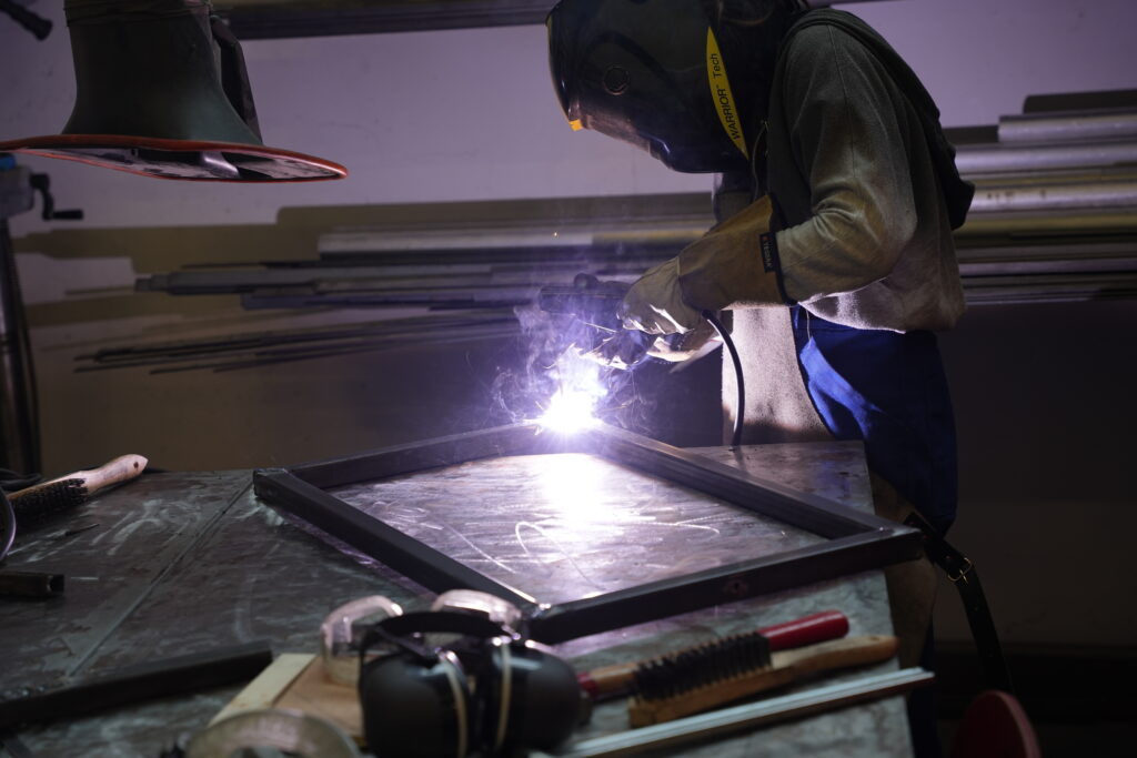 Atelier métal des apprentis machinistes-constructeurs