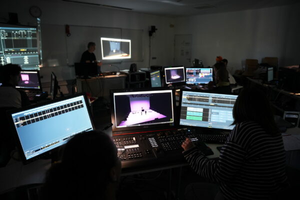 Consoles EOS - Régisseurs lumière/vidéo / ©Nadia L - ISTS