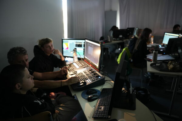 Consoles EOS - Régisseurs lumière/vidéo / ©Nadia L - ISTS