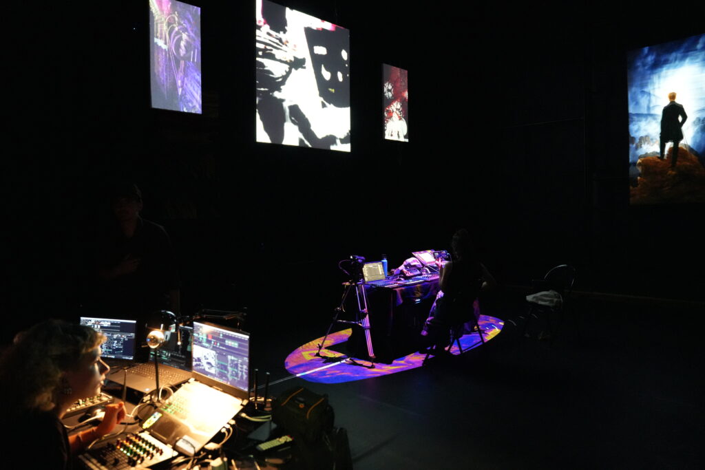 Vue sur l'installation immersive muséale - image 1